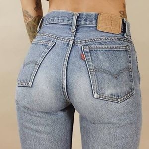 RARE Vintage Levi’s 501xx high waisted crop denim jean in light wash